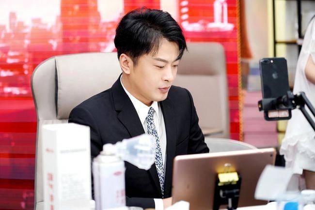 辛选创始人辛有志采访表示:让直播电商为乡村振兴发挥重要作用