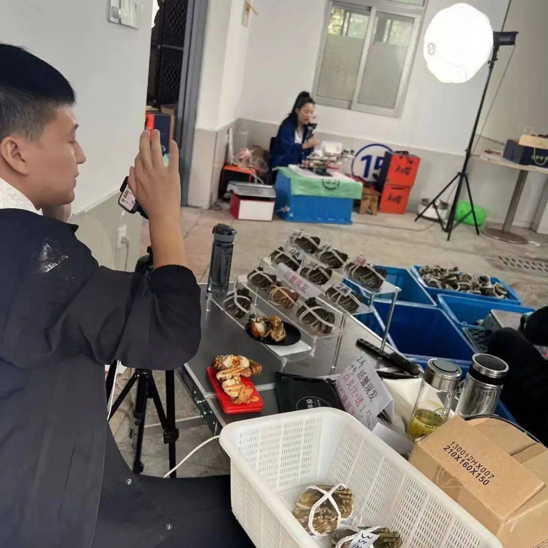 源头工厂直播成风口，乡村振兴直播创业来帮忙，大闸蟹后源头实训营第二季启动