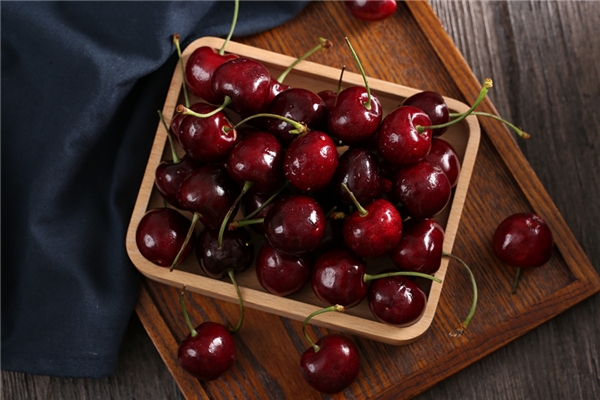 本来生活网海运车厘子甜蜜预售中，水果买手奉上本季最全品鉴情报