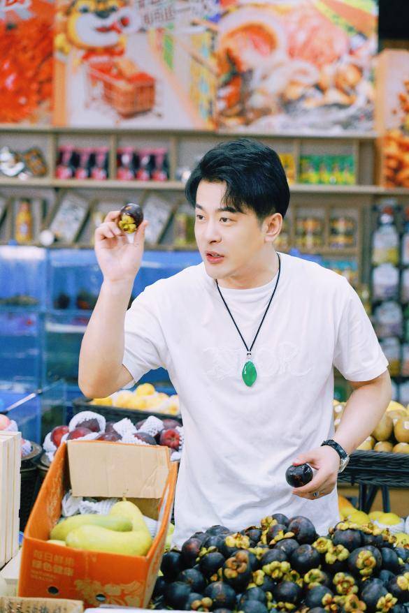 辛巴携辛选集团助力落实乡村振兴政策，做好“土特产”推广