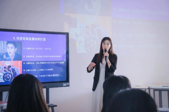 有米云CTO蔡锐涛：内容工业化本质是数据工业化