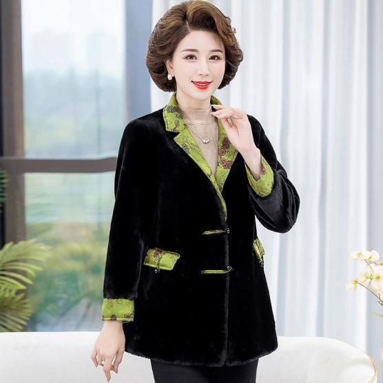 快手主播雪宝联手“子母依”品牌，打造中老年服装品牌新模式