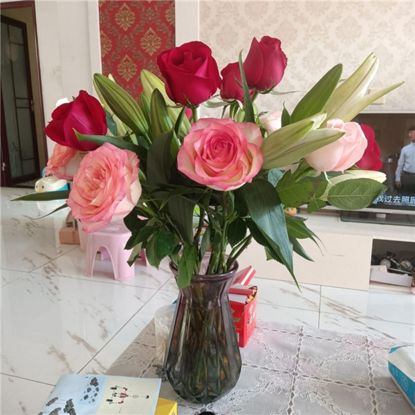 上午下单、下午送达！这个双十一，京东物流的快手首单是为老铁送20支鲜花