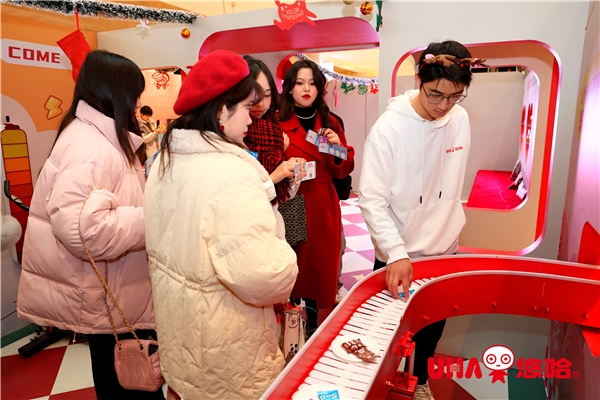 圣诞奇遇记丨悠哈酷露露甜蜜列车圆满驶离成都站