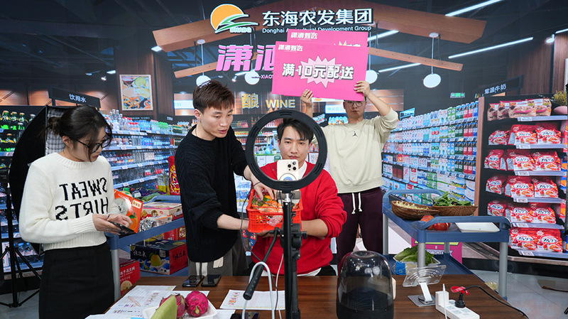连云港：政府搭台 电商唱戏 “网上年货节”点燃新年消费第一把火