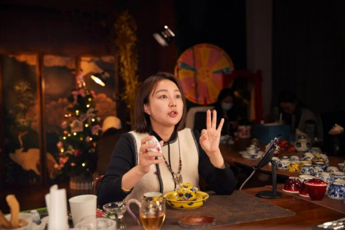 抖音电商“寻找同行者”传承非遗,返乡大学生打开景德镇瓷器新销路