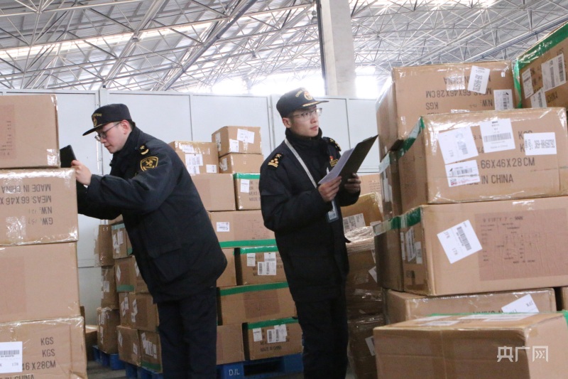 新春走基层丨南京禄口国际机场春节保障生鲜进口与跨境电商出口双高峰