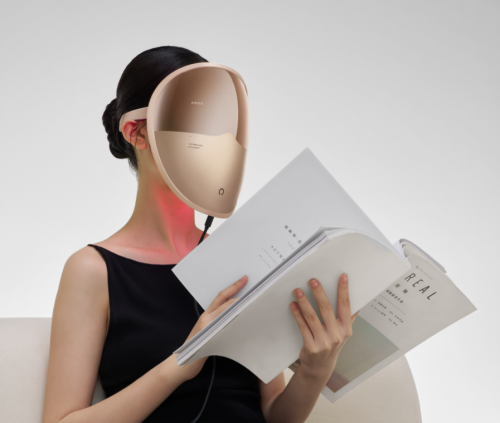 AMIRO觅光推出新一代彩虹光面罩 首创5层光技术高效净痘淡印