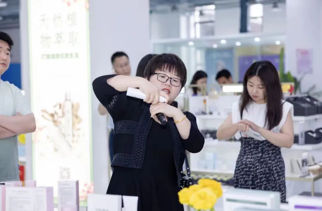 飞扬、跨境、无界!“美谷美购·跨境购”电商选品会人气爆棚→