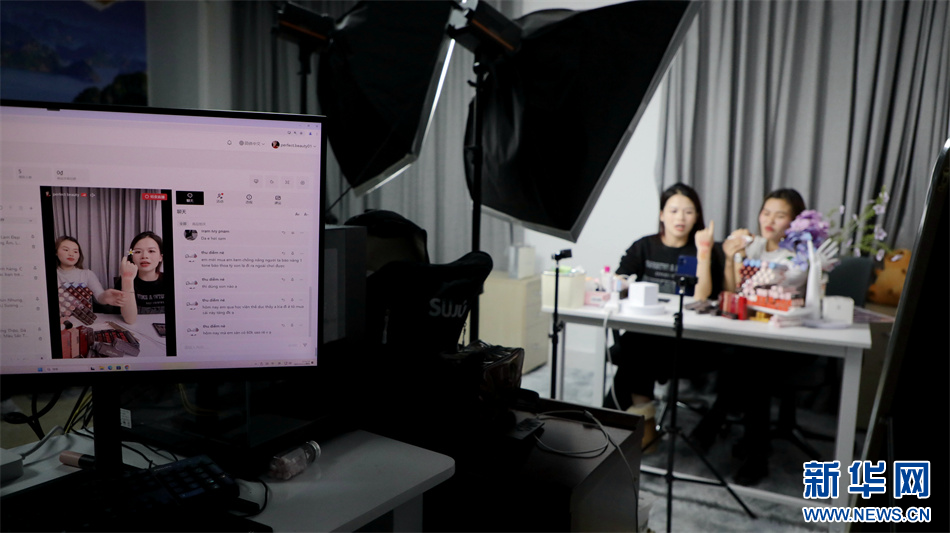 向新黔行·内陆开放高地｜贵州：高校跨境电商直播实训提升学生就业创业技能