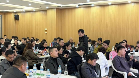 饰面新生，华彩绽放 | 兔宝宝彩臻板新零售推广山东站启动会成功召开