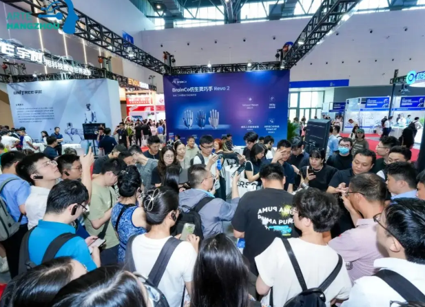 人形机器人爆发元年“2025上海国际人形机器人展览会”精彩续燃
