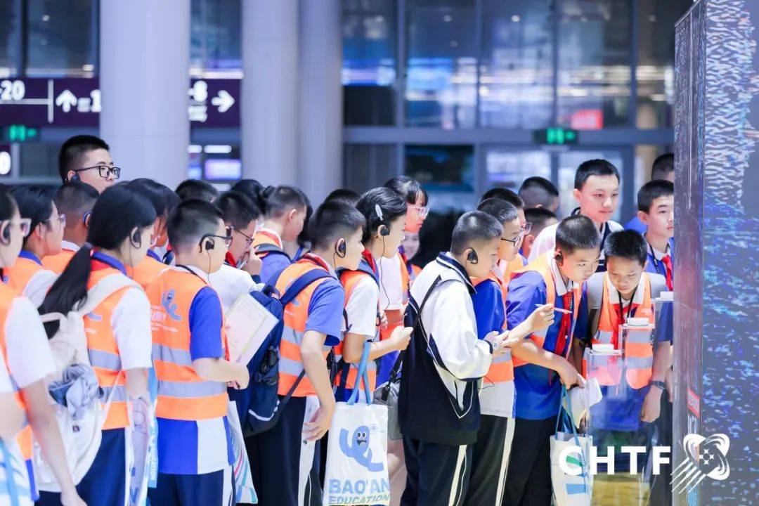 教育部力推“AI进课堂”！2025高交会解锁新兴市场AI教育密码！