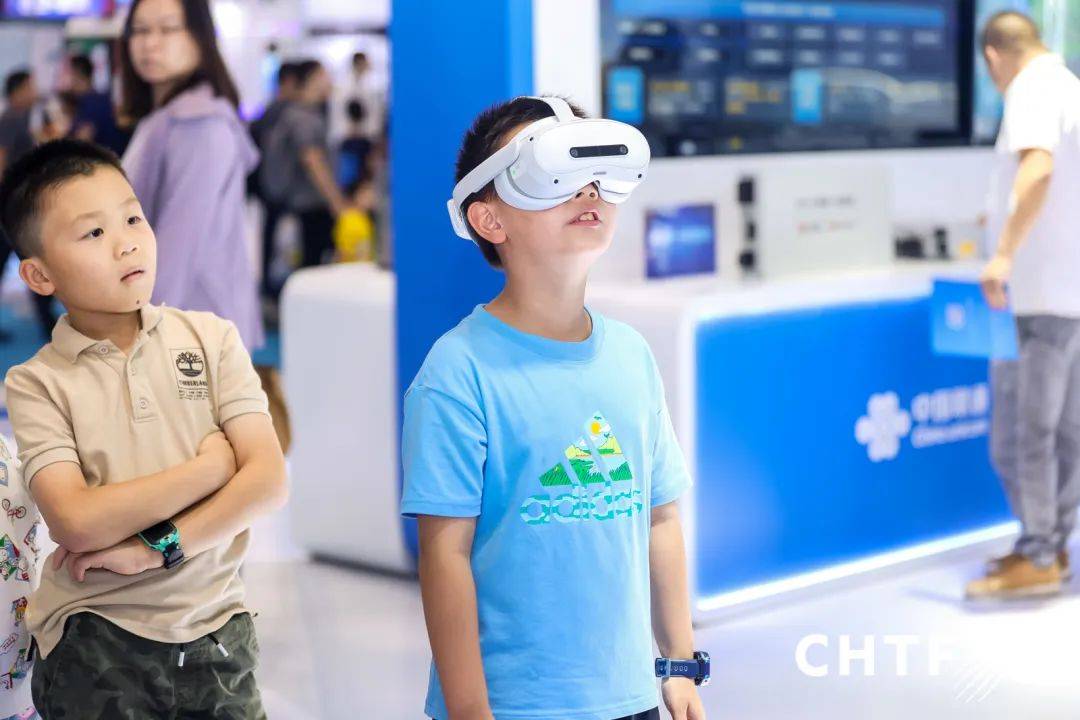 教育部力推“AI进课堂”！2025高交会解锁新兴市场AI教育密码！