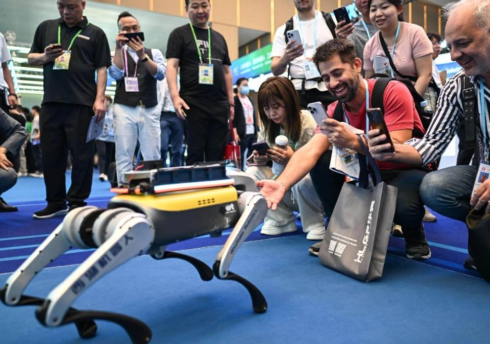 从实验室到家庭“2026郑州人工智能展会”加速具身智能产品落地