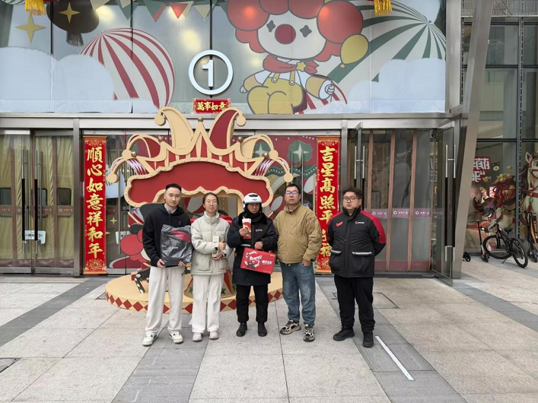 骑手送错餐遇暖心顾客，送老家特产登门致谢，顺丰同城为双向奔赴的善意发奖金