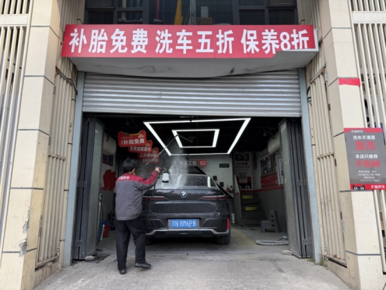 半年狂卖1000张会员卡之后，超级标杆杨皓终于拥有了周末