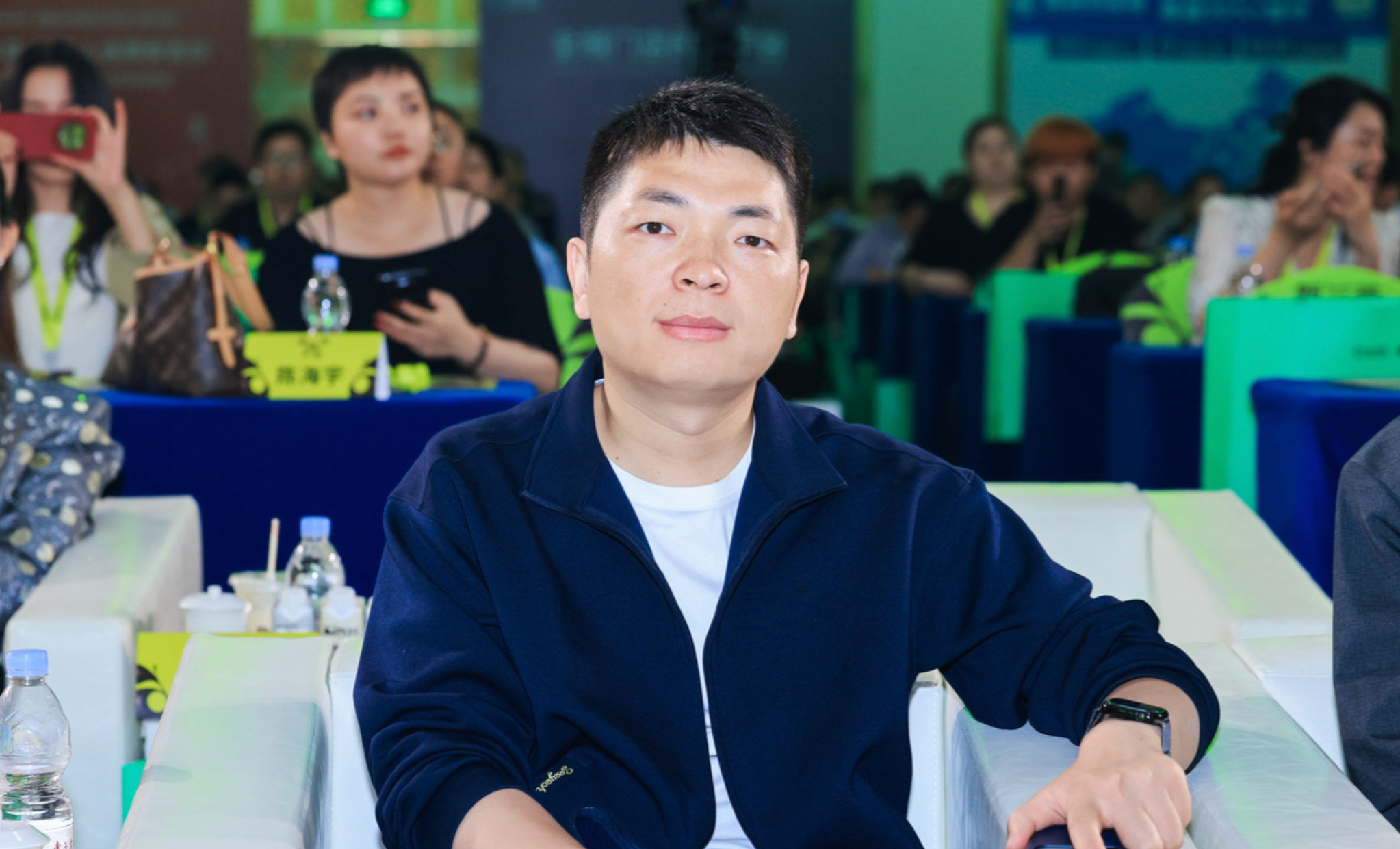 2026新茶咖大会企迈发布AI经营系统 重构连锁门店经营