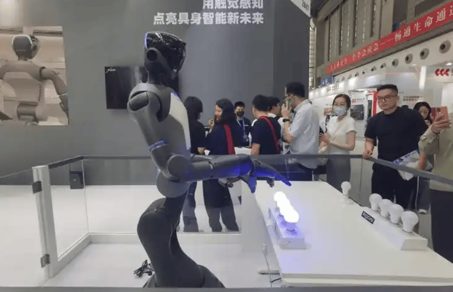 智赋实体·械动未来 | 2027北京国际具身智能与人形机器人展览会