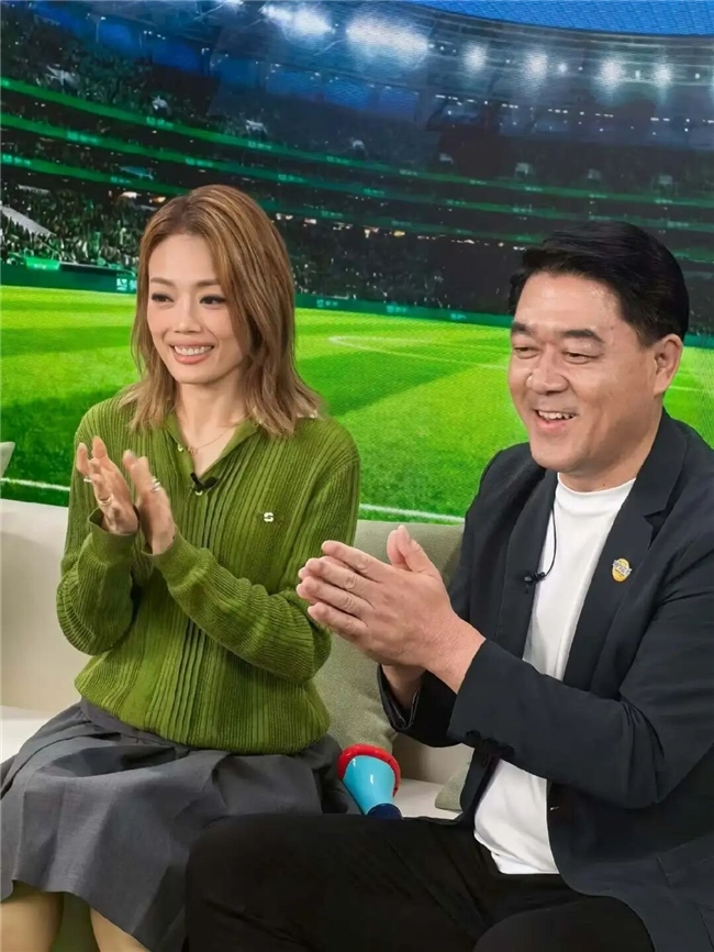 妙可蓝多总裁与容祖儿联手直播,一场以奶酪和足球共创时尚的新表达