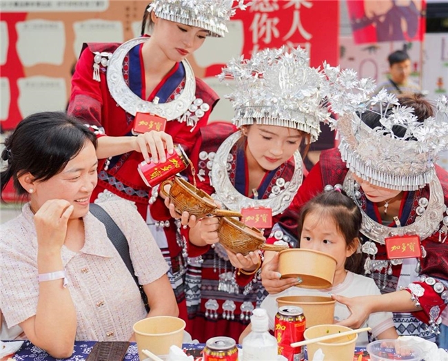 黄金周寻味之旅，加多宝以消费洞察连接假日餐桌