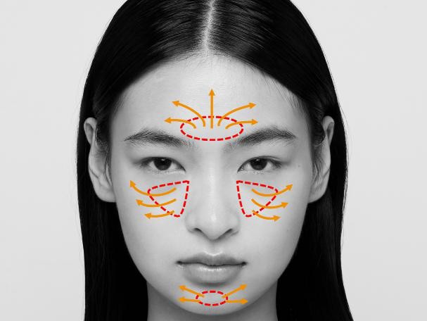 理想美肌大调查:底妆千变,毛孔“隐身”的清透感始终不变 花王教你“淡人时尚”:底妆学会留白,化妆取悦自己