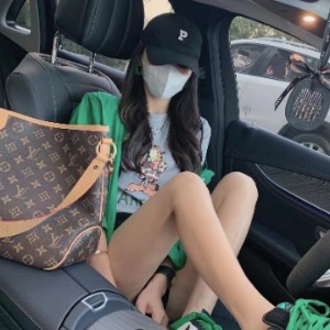爱笑的Dora的头像